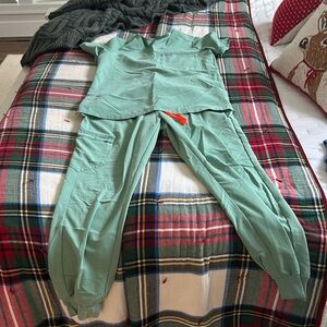 Figs Mint Green Scrub Set